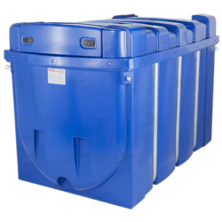 Cuve AdBlue bleue en PE double paroi, volumes 2 500 à 5 000 litres, avec pompe prémontée et boîtier verrouillable.