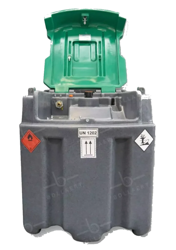 Cuve chantier mazout avec certification UN 1202 et pictogrammes de danger, conforme aux exigences ADR pour le transport de carburant